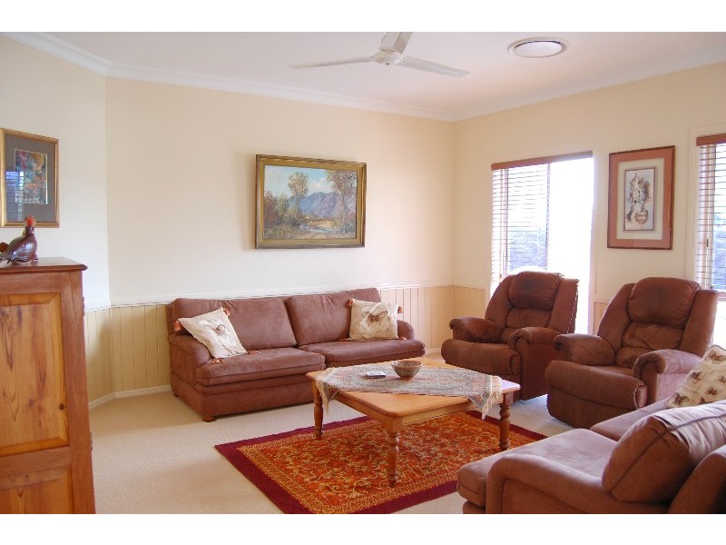 5 Copeton Ct, Albany Creek QLD 4035