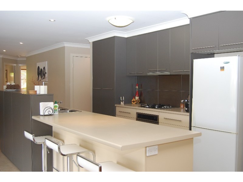 2 Diorama Ct, Eatons Hill QLD 4037