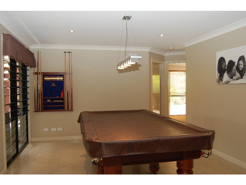 2 Diorama Ct, Eatons Hill QLD 4037