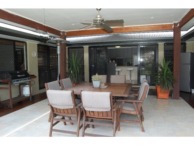 2 Diorama Ct, Eatons Hill QLD 4037