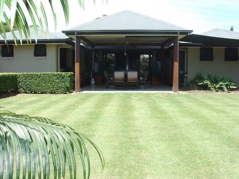 2 Diorama Ct, Eatons Hill QLD 4037
