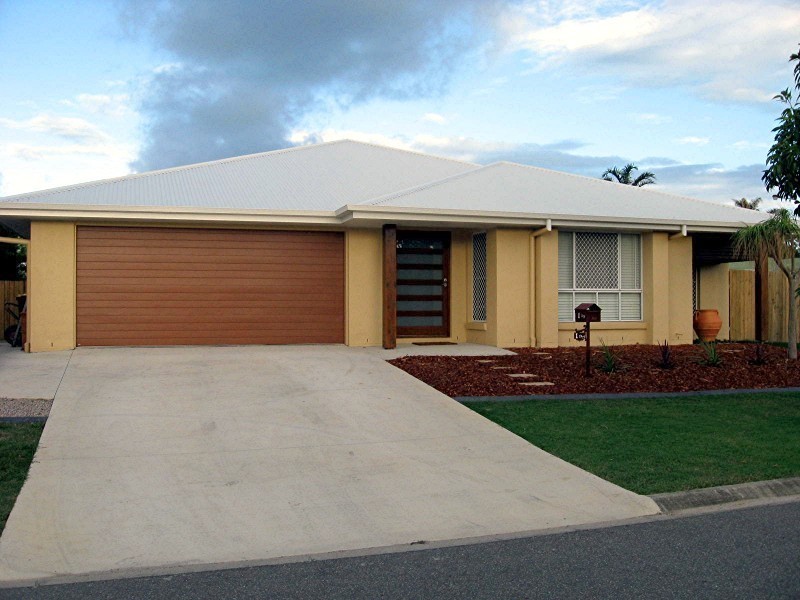 1 Dory Ct, Sandstone Point QLD 4511