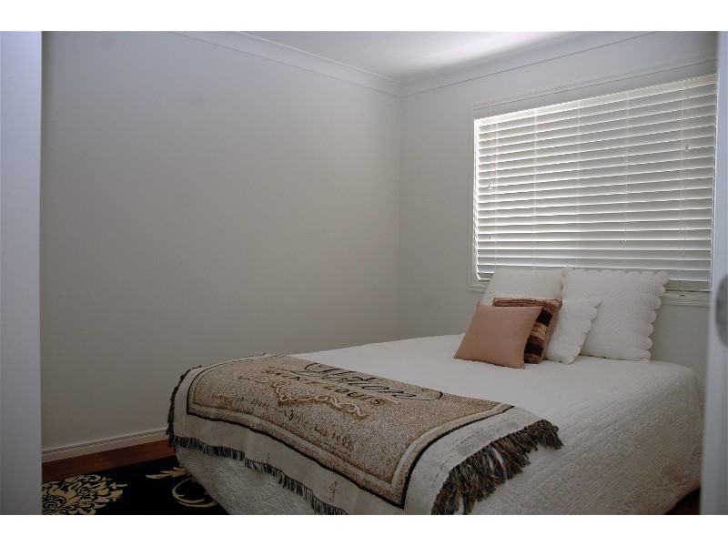 1 Dory Ct, Sandstone Point QLD 4511