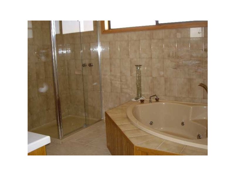 41 Theodore St, St Albans VIC 3021