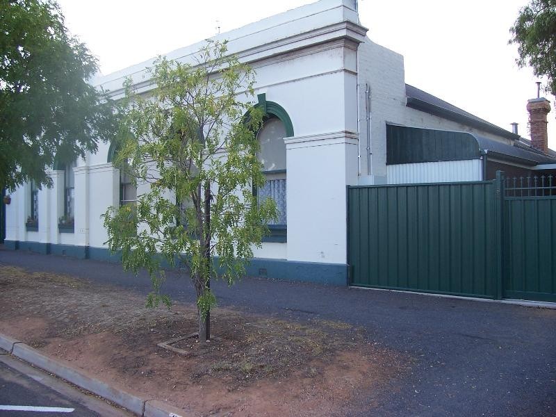 86 High St, Wedderburn VIC 3518