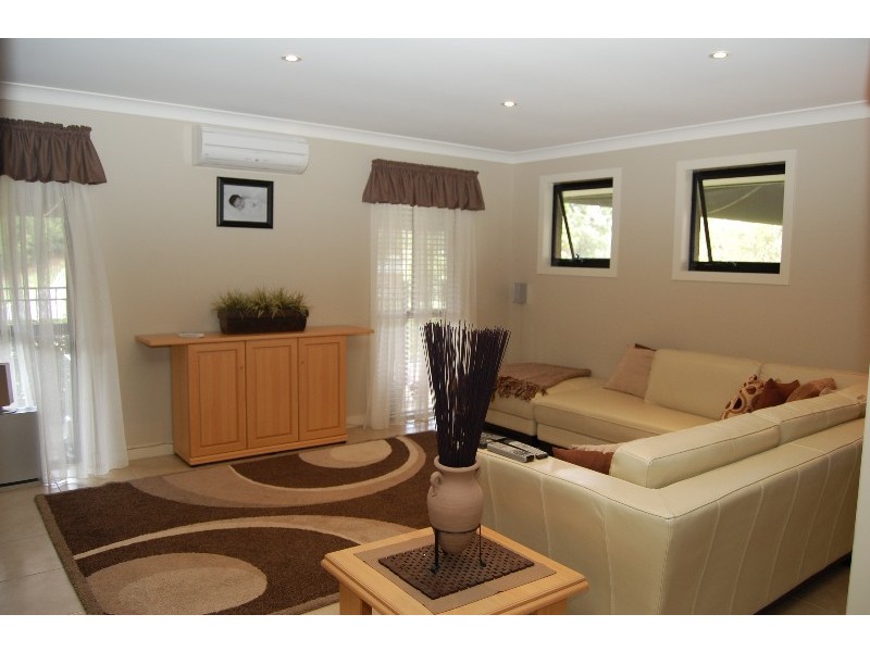 4 Brigadoon Ct, Eatons Hill QLD 4037