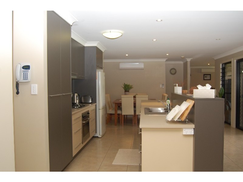 4 Brigadoon Ct, Eatons Hill QLD 4037