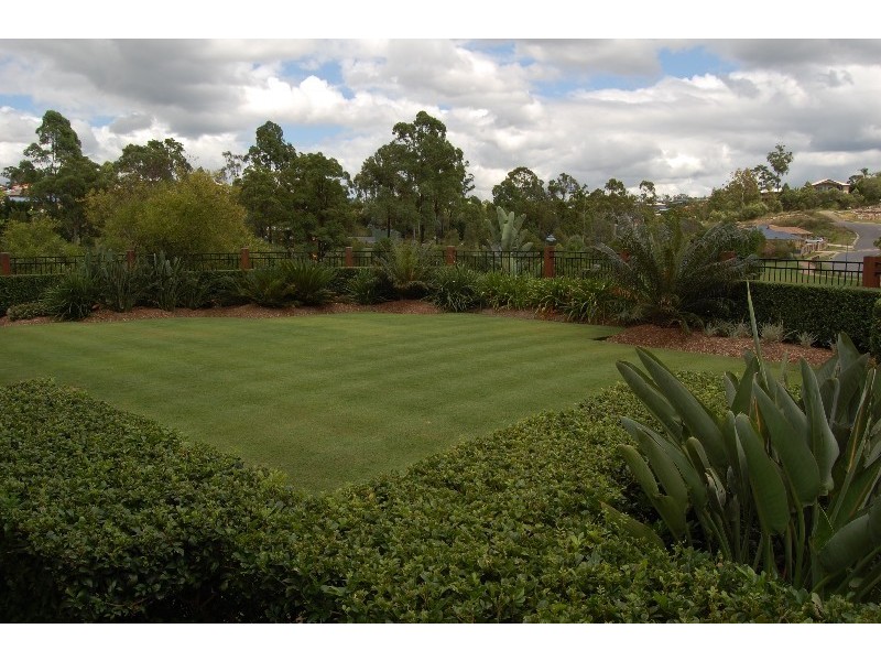 4 Brigadoon Ct, Eatons Hill QLD 4037