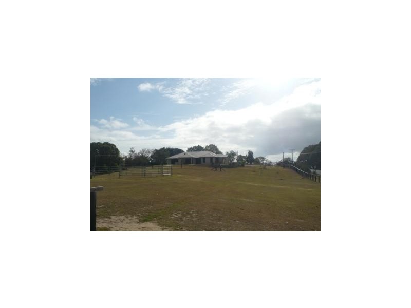 182 Yeates Rd, Beerwah QLD 4519