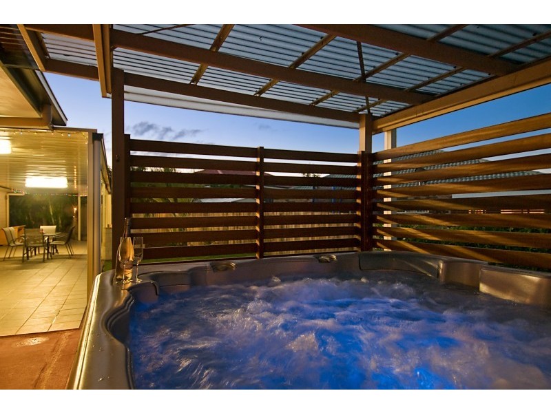 18 Hemlock Street, Warner QLD 4500