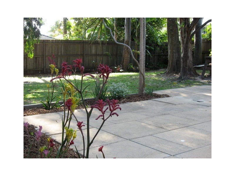 33 Second Ave, Coolum Beach QLD 4573