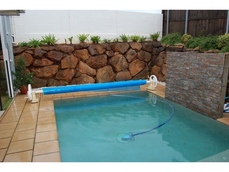 2 Lachlan Drive, Wakerley QLD 4154