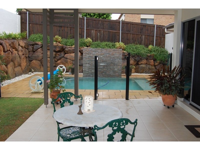 2 Lachlan Drive, Wakerley QLD 4154