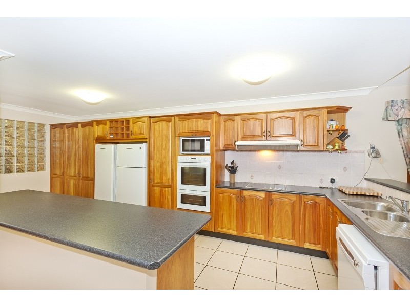 1 Benjamin Cl, Samford Valley QLD 4520