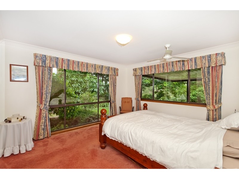 1 Benjamin Cl, Samford Valley QLD 4520