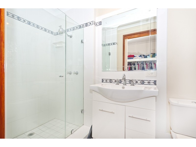 1 Benjamin Cl, Samford Valley QLD 4520