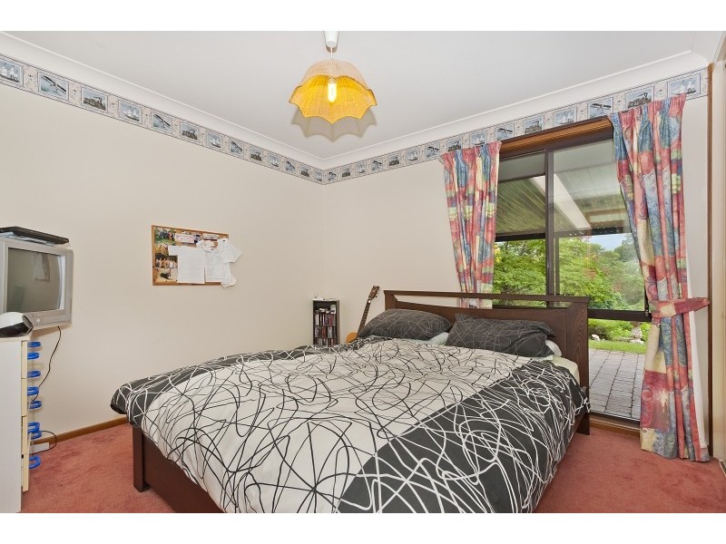 1 Benjamin Cl, Samford Valley QLD 4520
