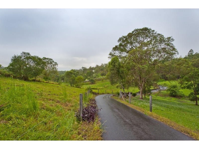 1 Benjamin Cl, Samford Valley QLD 4520