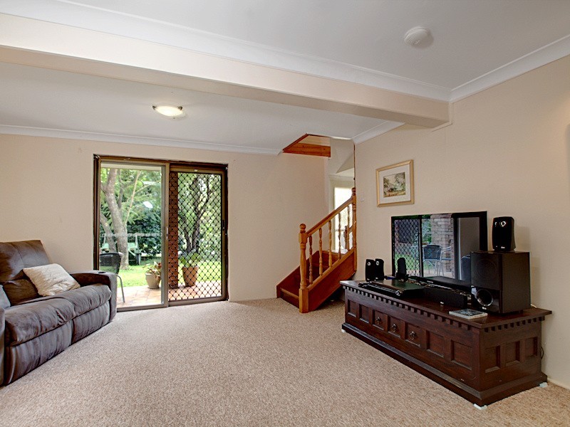 69 Cash Av, Samford QLD 4520