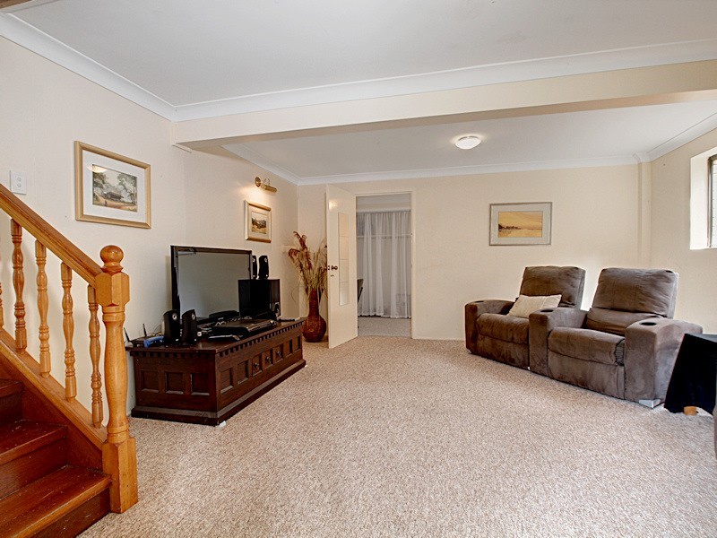 69 Cash Av, Samford QLD 4520