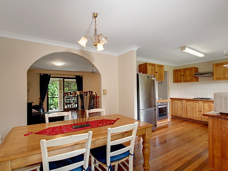 69 Cash Av, Samford QLD 4520