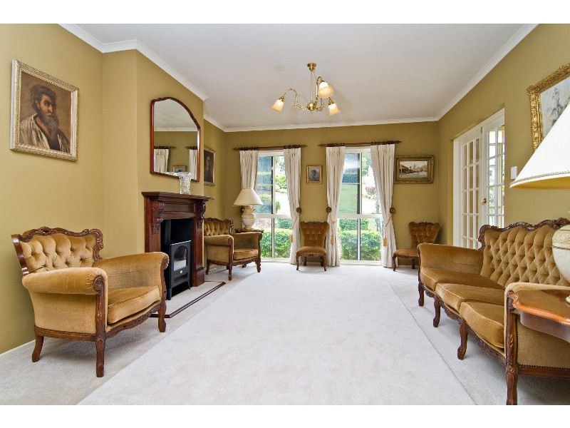 4 Riverine Ct, Samford Valley QLD 4520