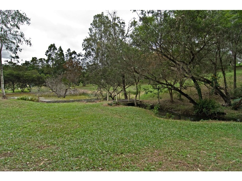 4 Riverine Ct, Samford Valley QLD 4520