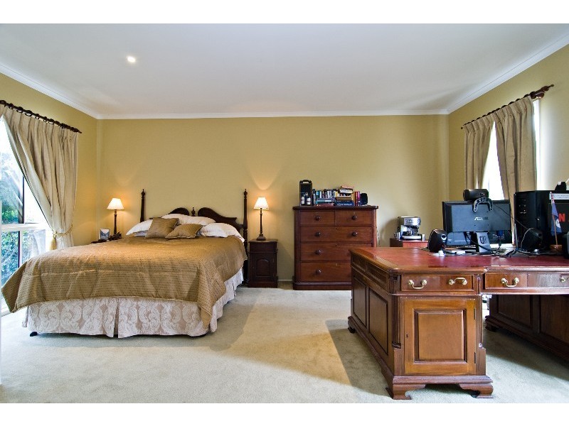 4 Riverine Ct, Samford Valley QLD 4520