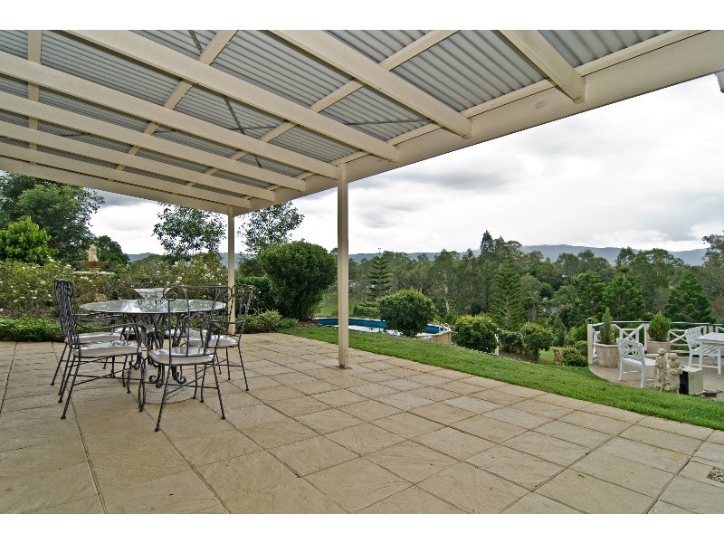 4 Riverine Ct, Samford Valley QLD 4520