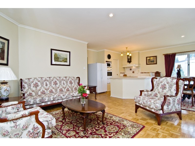 4 Riverine Ct, Samford Valley QLD 4520