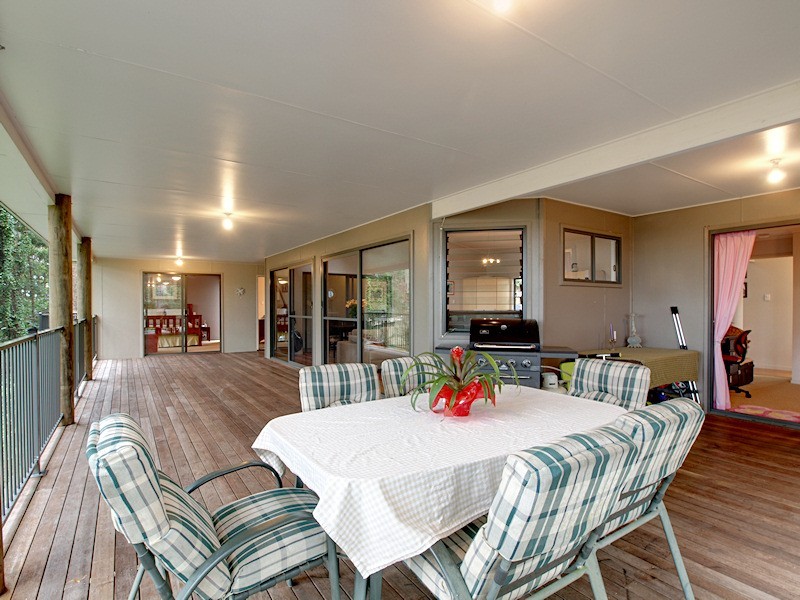 25 Harland Road, Mount Glorious QLD 4520