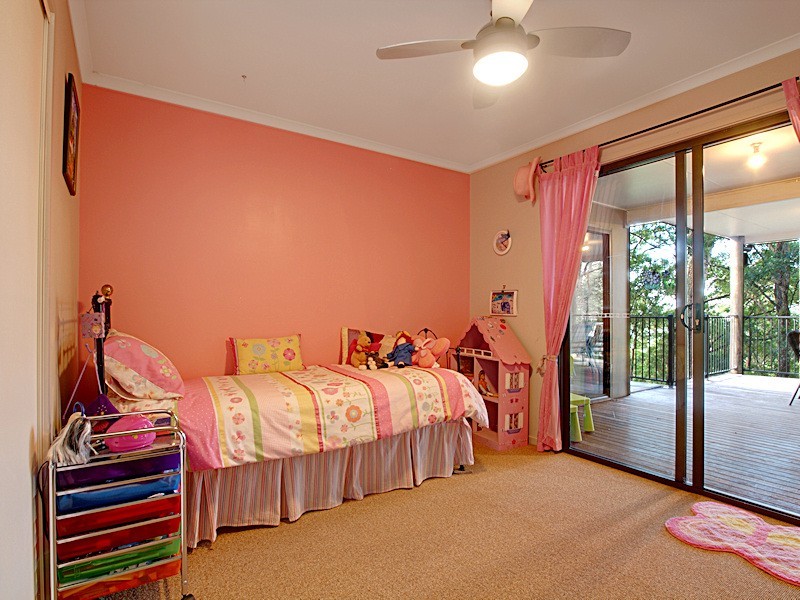 25 Harland Road, Mount Glorious QLD 4520