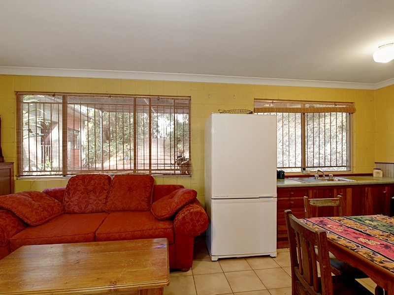 25 Harland Road, Mount Glorious QLD 4520