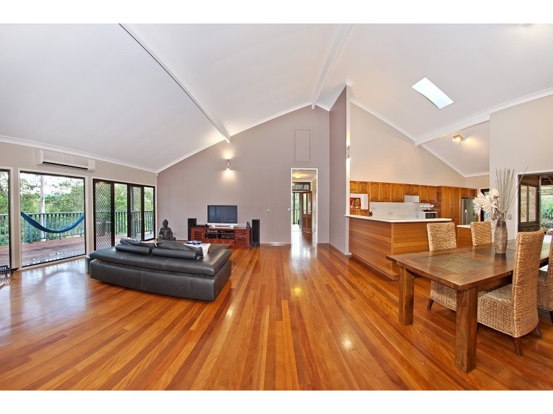 9 Mary Orr Court, Camp Mountain QLD 4520