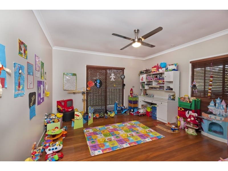 9 Mary Orr Court, Camp Mountain QLD 4520