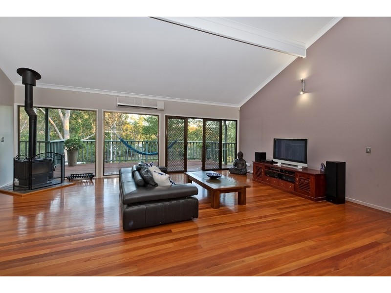 9 Mary Orr Court, Camp Mountain QLD 4520