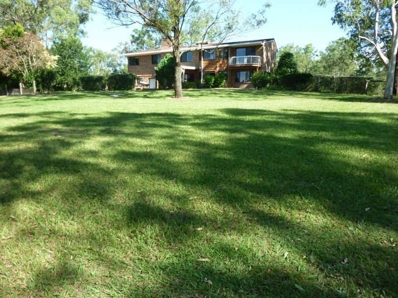4 Mangifera Close, Samford QLD 4520