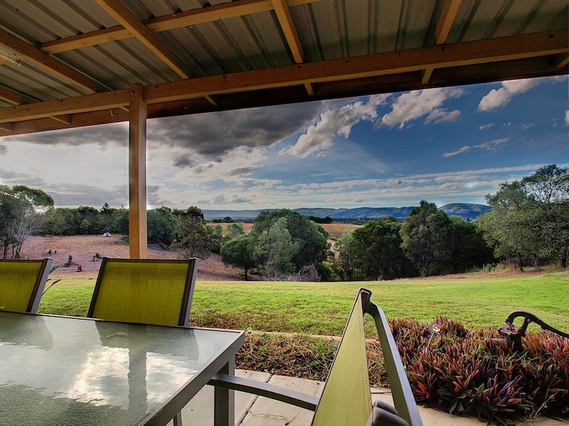 36 Watson Road, Armstrong Creek QLD 4520