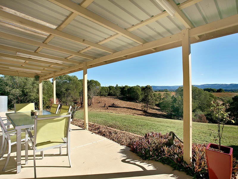 36 Watson Road, Armstrong Creek QLD 4520