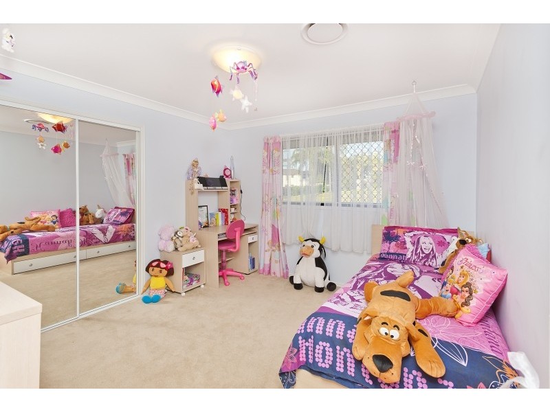 1 Hunting Pl, Samford QLD 4520