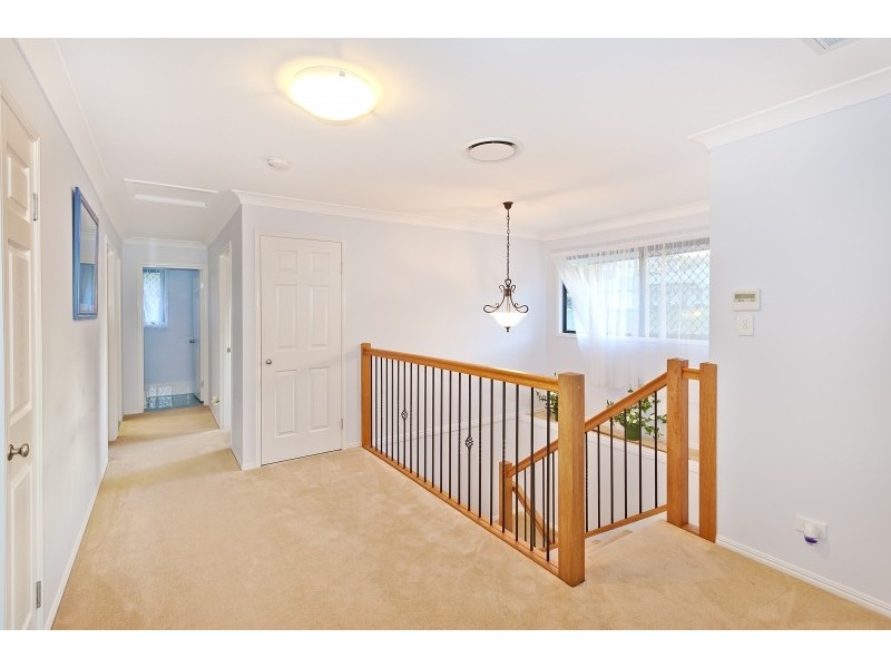 1 Hunting Pl, Samford QLD 4520