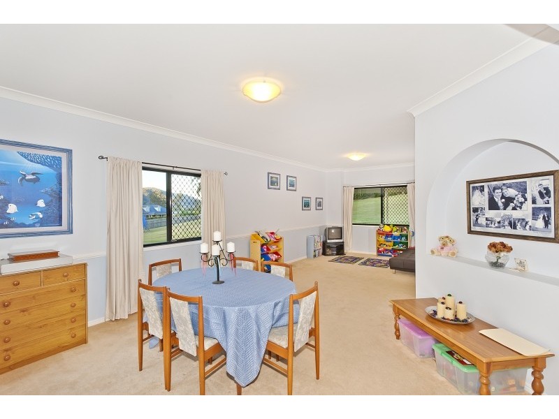 1 Hunting Pl, Samford QLD 4520