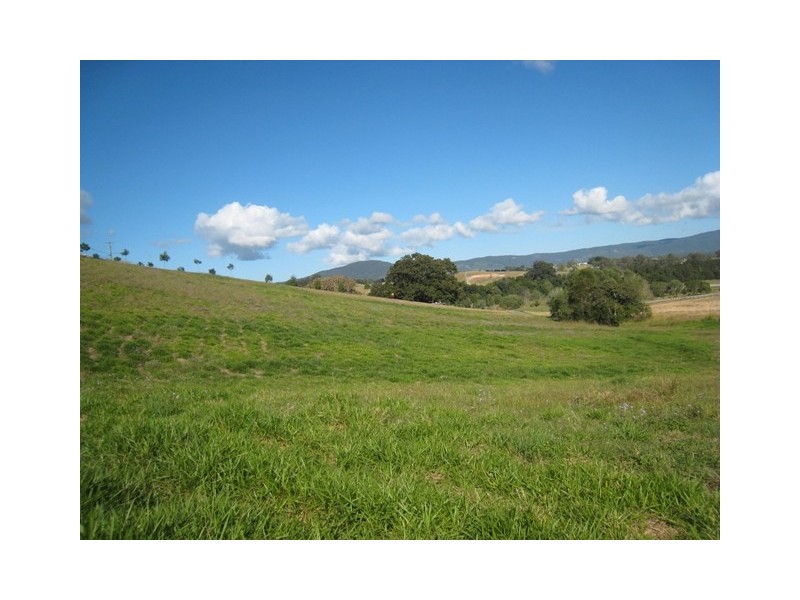 24 Oak River Road, Draper QLD 4520