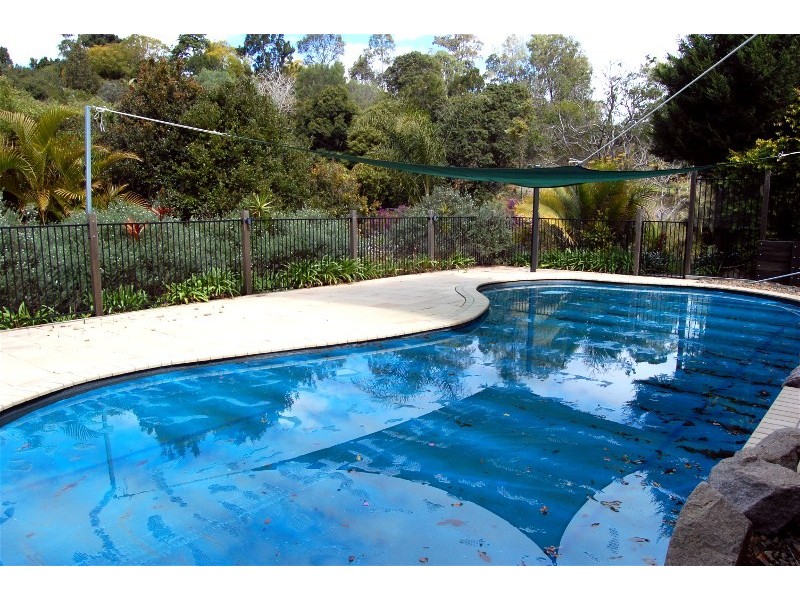 18 Woodglen Ct, Samford Valley QLD 4520