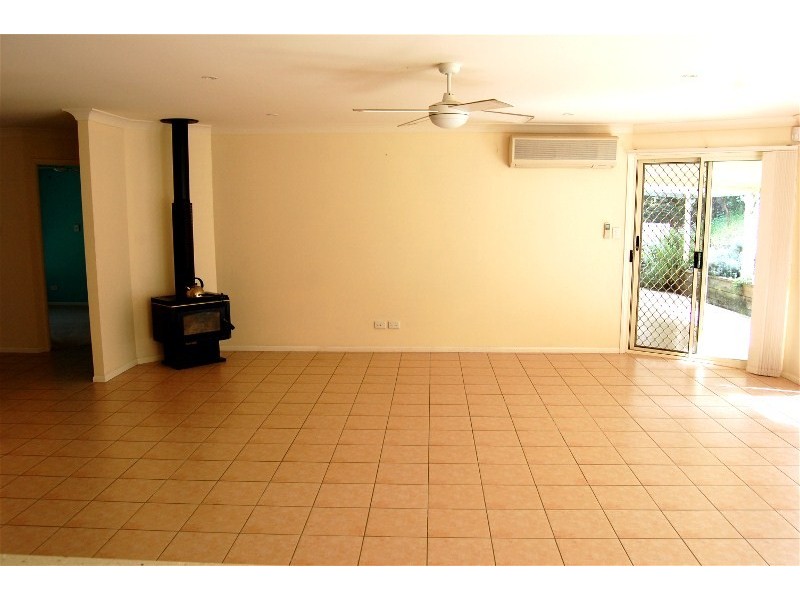 18 Woodglen Ct, Samford Valley QLD 4520