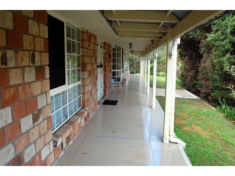 18 Woodglen Ct, Samford Valley QLD 4520