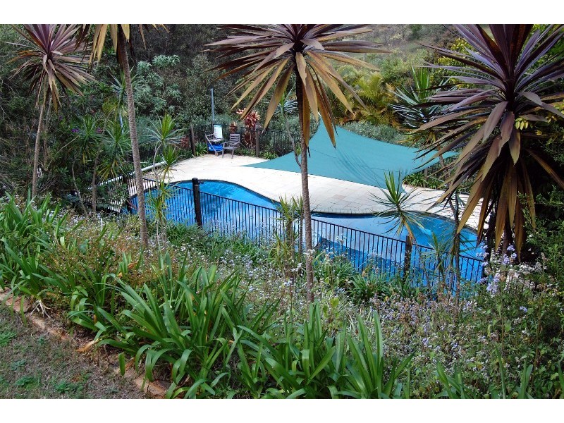18 Woodglen Ct, Samford Valley QLD 4520