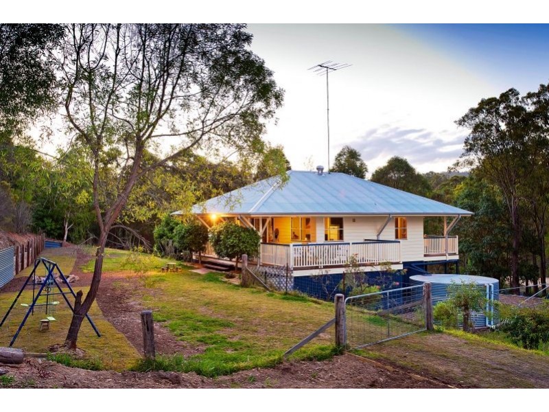 1 Skyline Court, Draper QLD 4520