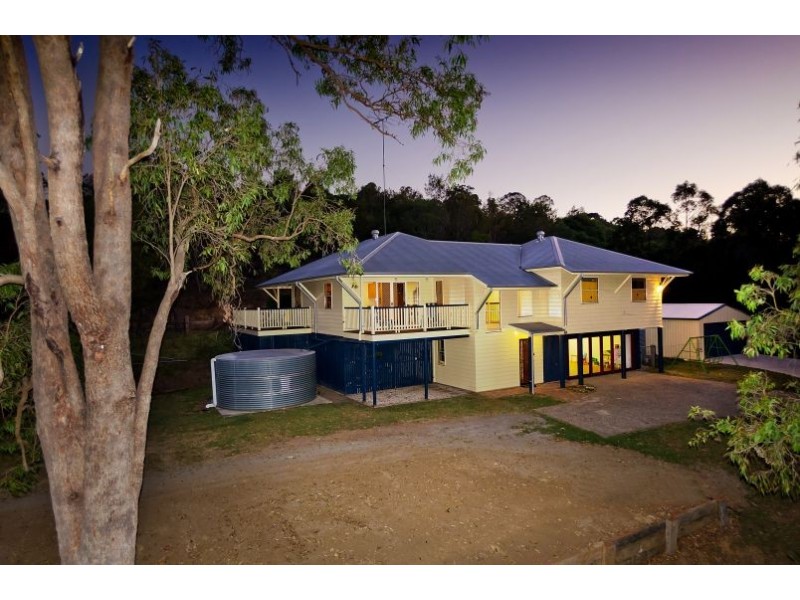 1 Skyline Court, Draper QLD 4520