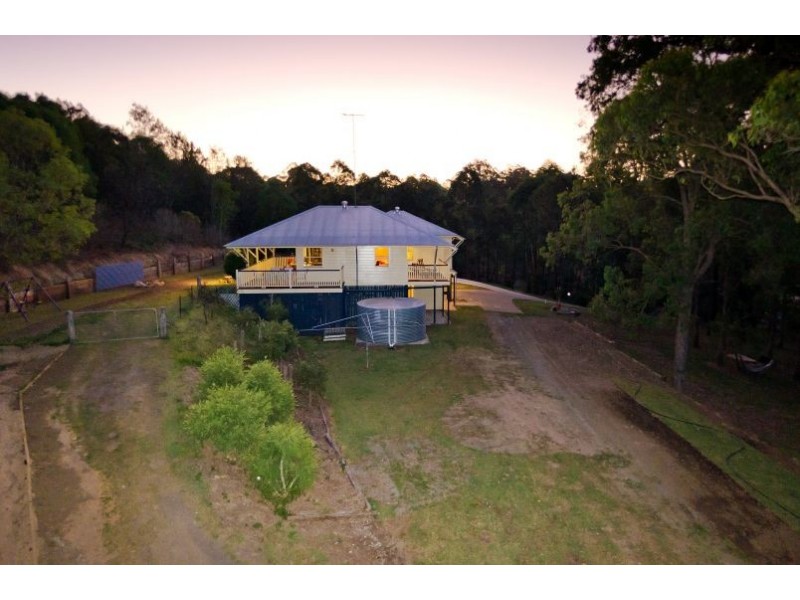 1 Skyline Court, Draper QLD 4520